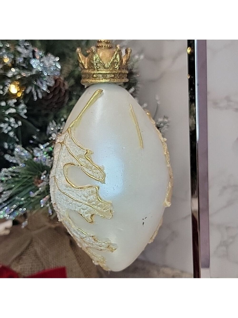 Stunning oversized Leaf theme Christmas Ornament - Picture 2 of 6